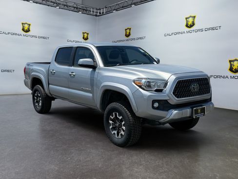 Used 2018 Toyota Tacoma TRD Sport w/ Technology Package RWD image 7