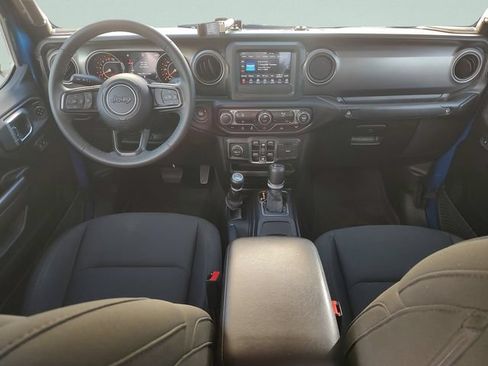 Used 2023 Jeep Gladiator Sport AWD/4WD image 9