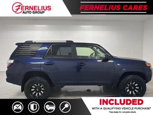 Used 2021 Toyota 4Runner SR5 AWD/4WD image 9
