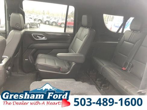 Used 2021 Chevrolet Suburban RST w/ Luxury Package AWD/4WD image 30