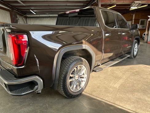 Used 2019 GMC Sierra 1500 SLT image 4