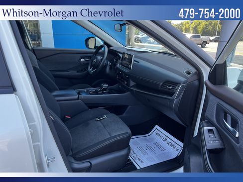 Used 2023 Nissan Rogue SV FWD image 28