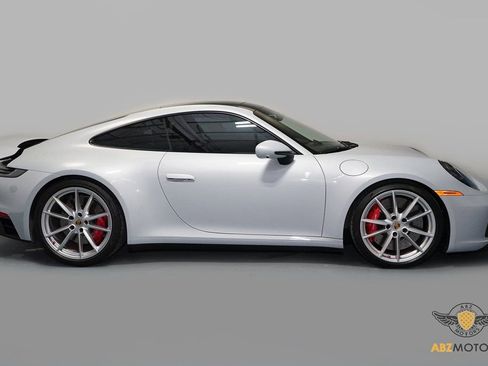 Used 2024 Porsche 911 Carrera GTS image 4