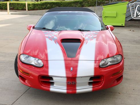 Used 2002 Chevrolet Camaro Z28 w/ SS Performance/Appearance Pkg RWD image 31