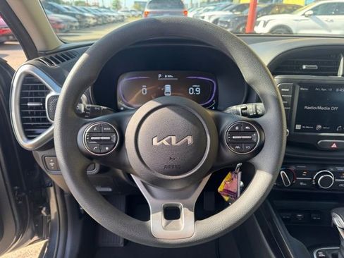 Certified 2025 Kia Soul LX image 22