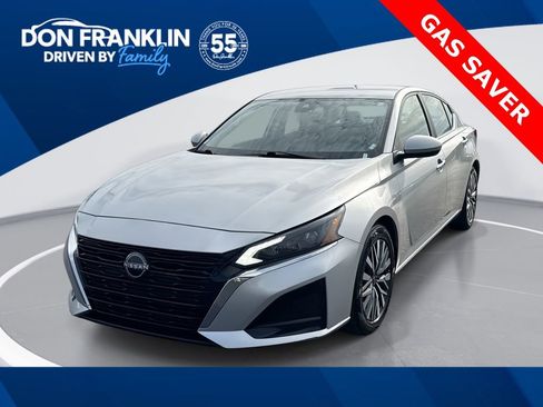 Used 2023 Nissan Altima 2.5 SV FWD image 1