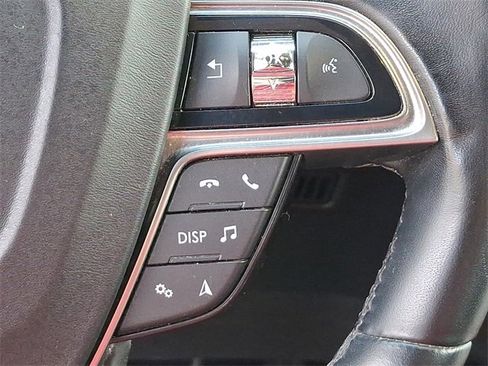 Used 2019 Lincoln Nautilus Select image 22