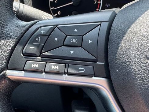 Used 2024 Nissan Altima 2.5 SV FWD image 18