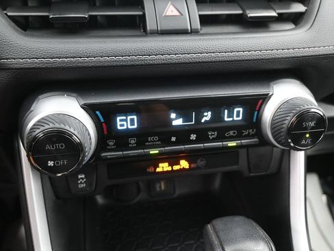 Used 2025 Toyota RAV4 XLE AWD/4WD image 14