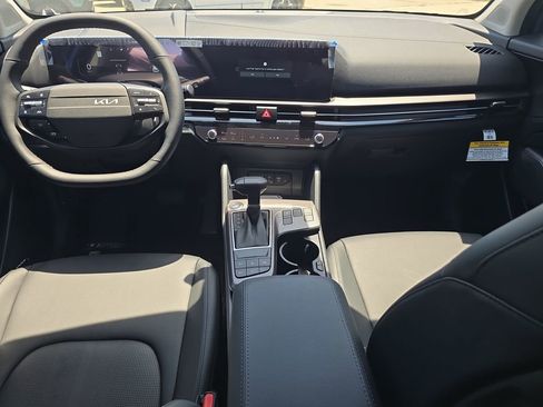 New 2026 Kia Sportage SX FWD image 13