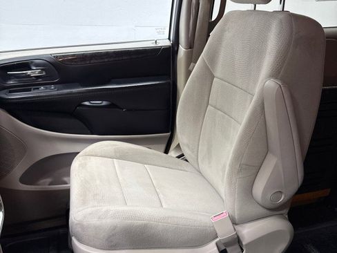Used 2016 Dodge Grand Caravan SE w/ Quick Order Package 29E SE image 23