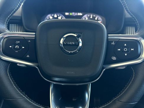 Used 2020 Volvo XC40 T5 R-Design AWD/4WD image 22
