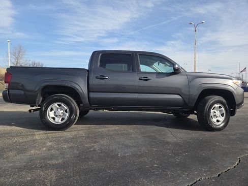 Used 2019 Toyota Tacoma SR image 23