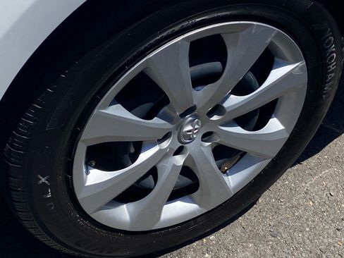Used 2022 Toyota Corolla LE FWD image 18