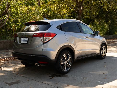 Certified 2022 Honda HR-V EX image 9