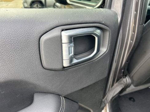 Used 2022 Jeep Gladiator Overland w/ Popular Equipment Package image 21