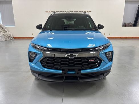 Used 2025 Chevrolet TrailBlazer RS FWD image 3