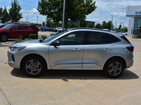 Used 2024 Ford Escape ST-Line w/ Tech Pack #1 AWD/4WD image 9