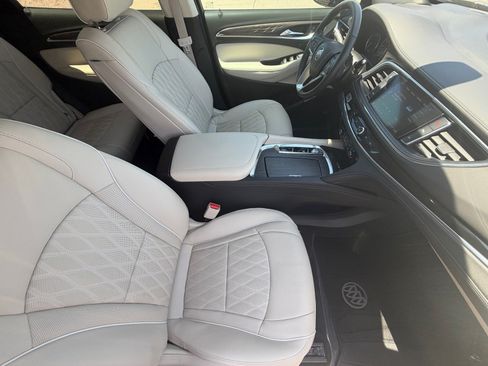 Used 2023 Buick Enclave Avenir w/ Avenir Technology Package FWD image 10