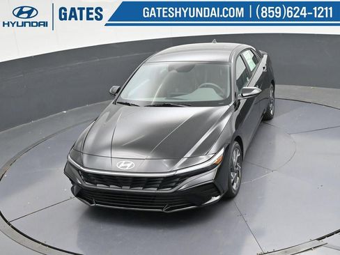 New 2025 Hyundai Elantra Sport FWD image 44