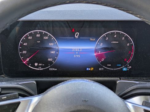 Used 2025 Mercedes-Benz GLB 250 image 17