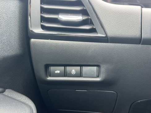 New 2026 Nissan Sentra SV w/ SV Convenience Package FWD image 11