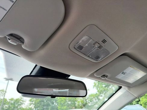 Certified 2017 Toyota Corolla SE w/ Carpet Mat Package (TMS) FWD image 28