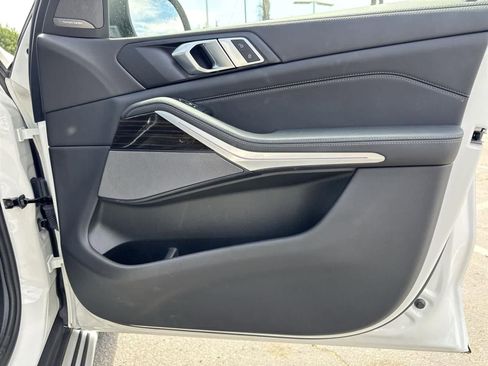 Used 2024 BMW X5 xDrive50e image 38