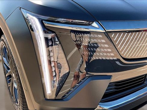 Used 2025 Cadillac Escalade IQ Sport 2 AWD/4WD image 32