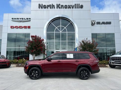 Used 2025 Jeep Grand Cherokee L Altitude AWD/4WD image 2