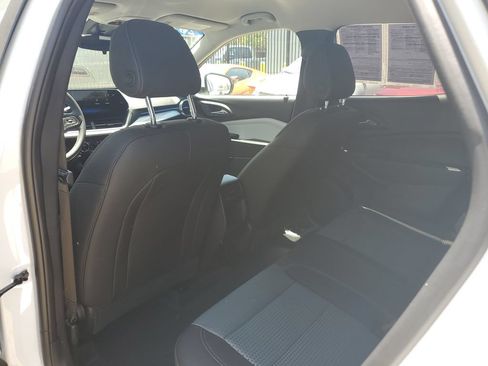 Used 2026 Chevrolet Trax LT FWD image 15