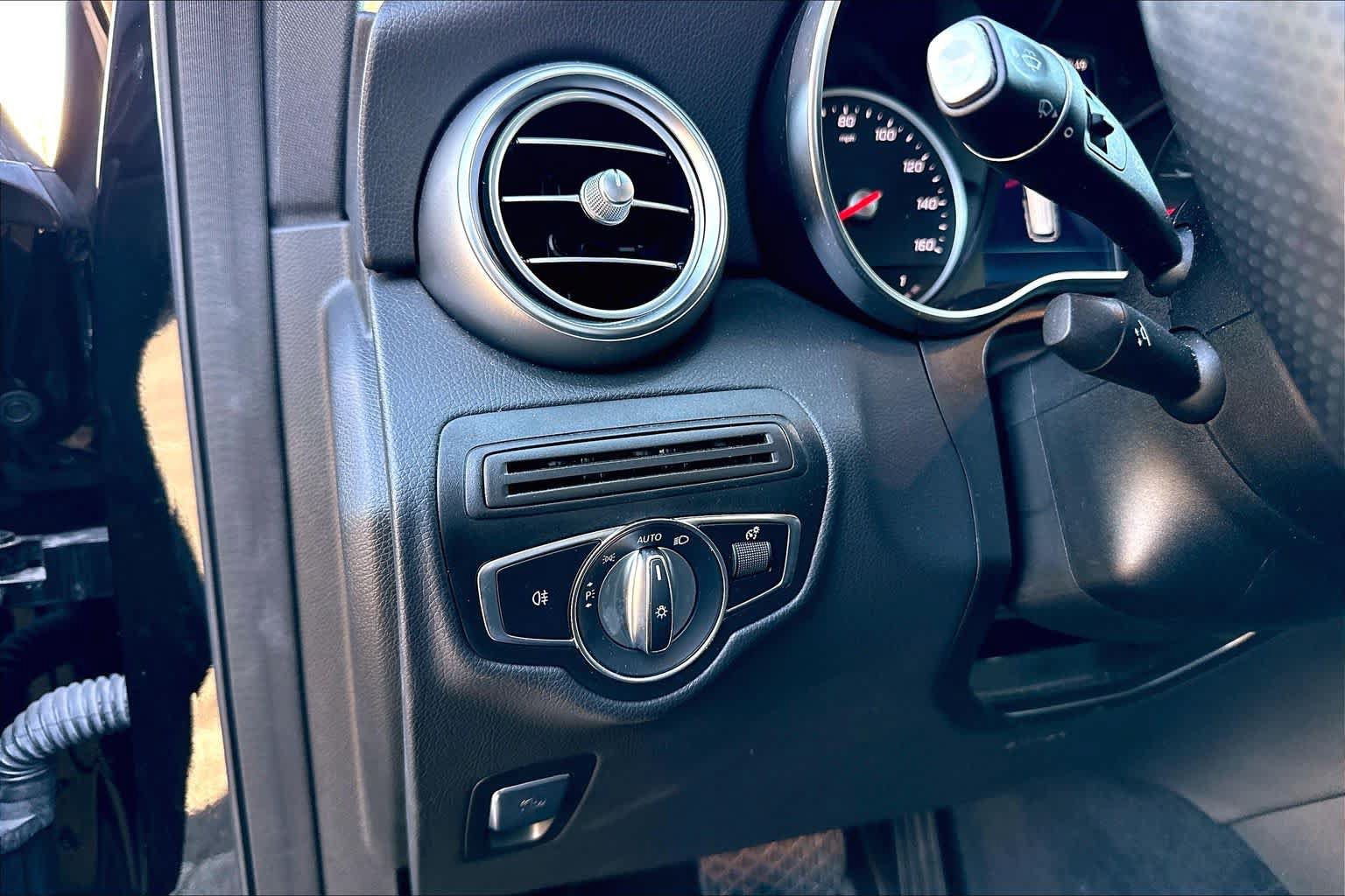 Used 2021 Mercedes-Benz GLC 300 image 33