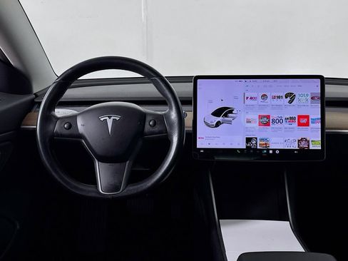Used 2019 Tesla Model 3 Standard Range image 33