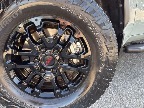 Used 2022 Toyota Tundra SR5 w/ TRD Off-Road Package AWD/4WD image 28