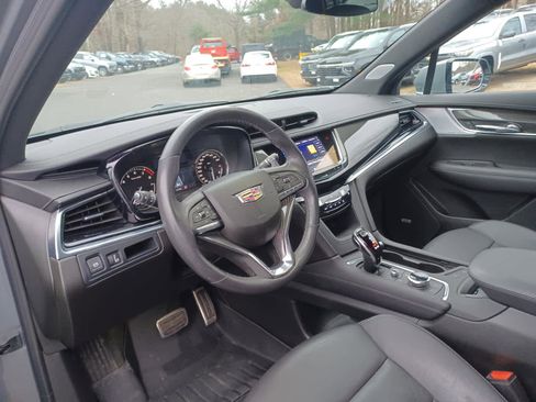 Used 2023 Cadillac XT6 Sport image 8