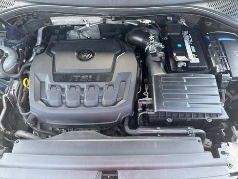 Used 2018 Volkswagen Tiguan SEL AWD/4WD image 24