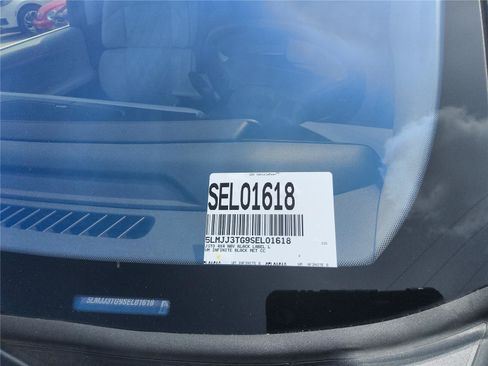 Used 2025 Lincoln Navigator L Black Label AWD/4WD image 10