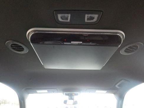 Used 2023 Chevrolet Traverse LT image 23