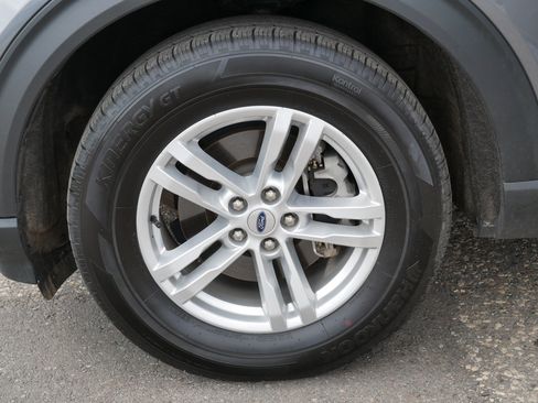 Used 2023 Ford Explorer XLT w/ Equipment Group 202A image 15