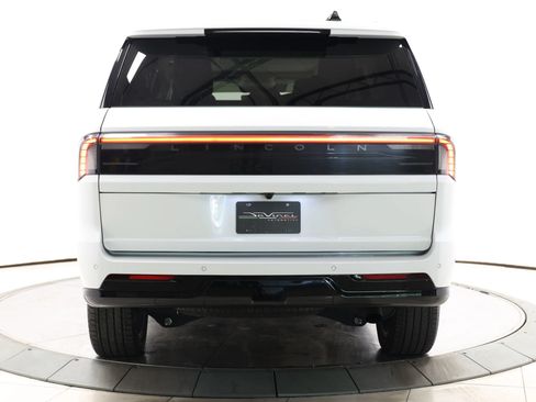 Used 2025 Lincoln Navigator Reserve AWD/4WD image 75