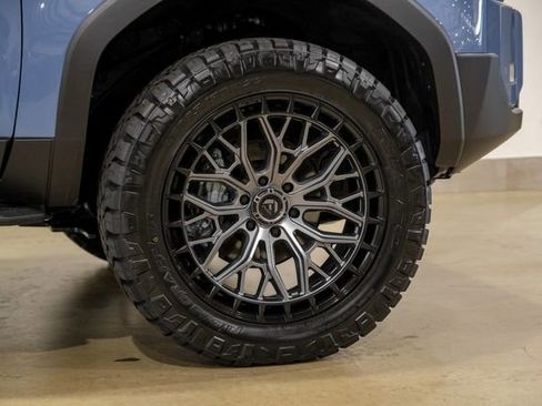 Used 2025 Toyota Land Cruiser image 24