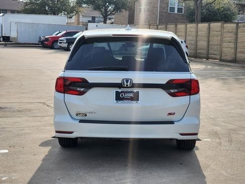 Used 2023 Honda Odyssey Sport image 14