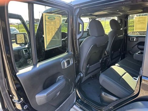 Used 2025 Jeep Wrangler Unlimited Rubicon 4xe w/ Safety Group AWD/4WD image 25