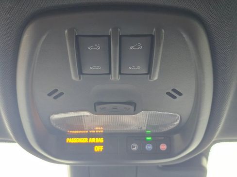 Used 2026 Chevrolet Trax RS w/ Sunroof Package image 32