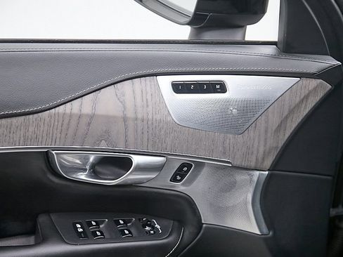 Certified 2023 Volvo XC90 T8 Ultimate image 11