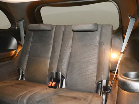 Used 2018 Dodge Durango SXT w/ 3rd Row Seating Group image 17