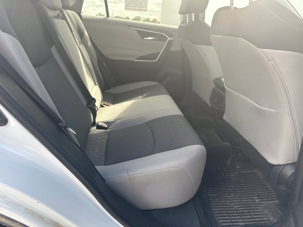 Used 2021 Toyota RAV4 XLE w/ Carpet Mat Package (TMS) AWD/4WD image 27