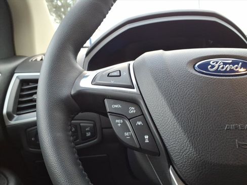 Certified 2024 Ford Edge SEL w/ Convenience Package image 16