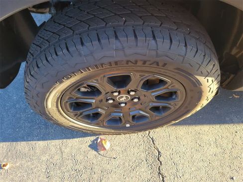 Used 2025 Ford Bronco Sport Badlands image 8