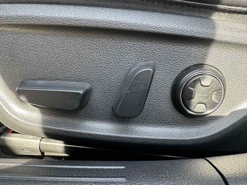 Used 2022 Genesis G70 3.3T image 24